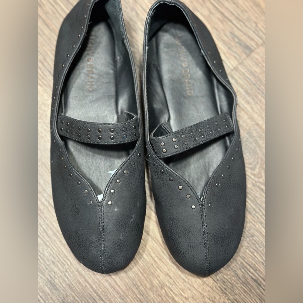 Lucky Brand Girls Studded Mary-Jane's
Flat Shoes Black size 2 Matte black flats - Picture 9 of 11